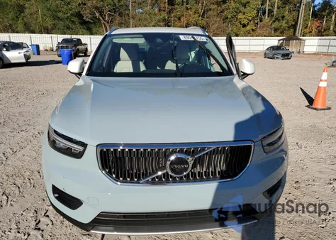 2019 Volvo Xc40 T5 Momentum z USA, uszkodzony, nr VIN YV4162UK3K2054861